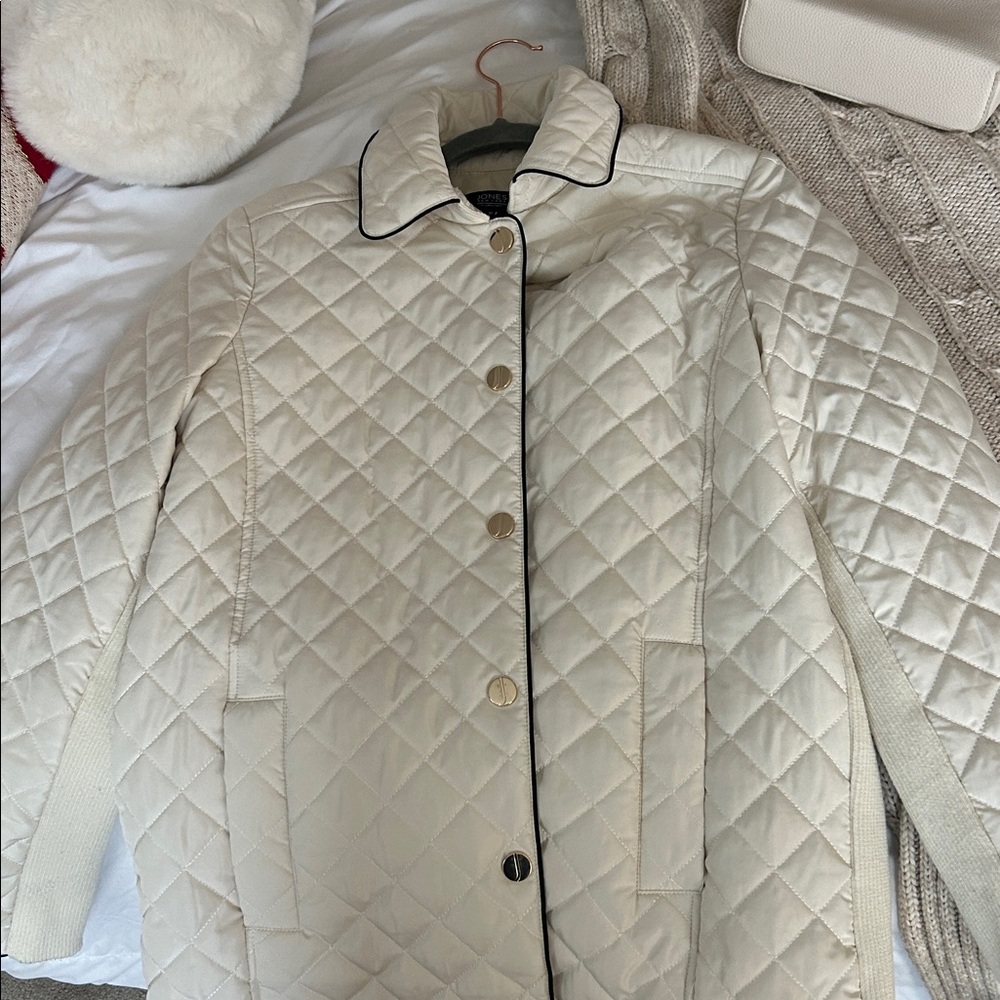 Jones New York Ivory Quilted Puffer Jacket